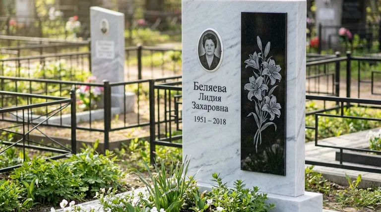 Памятник с гравировкой лилий — выполненная работа «Беляева» в Омске