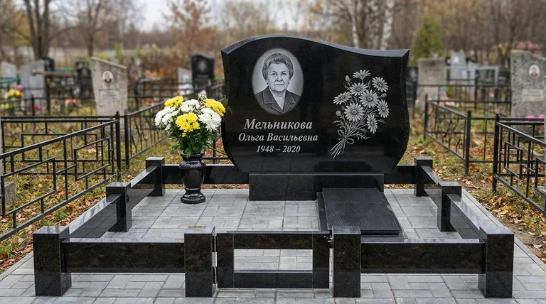 Памятник с гравировкой ромашек — выполненная работа «Мельникова» в Омске