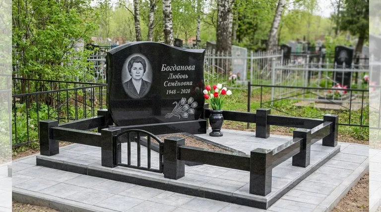 Памятник с гравировкой тюльпанов — выполненная работа «Богданова» в Омске
