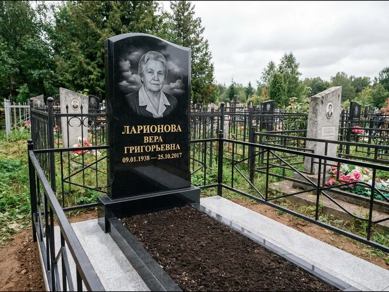 Гравировка портрета на чёрном граните — выполненная работа 16 в Омске