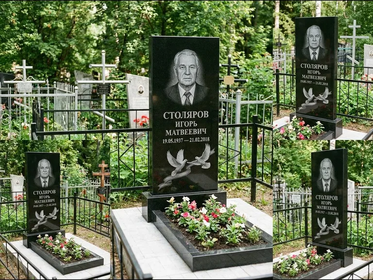 Памятник с гравировкой голубей — гравировка двух летящих голубей с лентой по диагонали стелы, работа «Столяров» в Омске