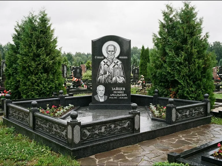 Памятник с гравировкой иконы: стела с гранитным столиком и скамьёй — Архангел Михаил на стеле, семейный участок с плиткой, работа «Верещагина» в Омске