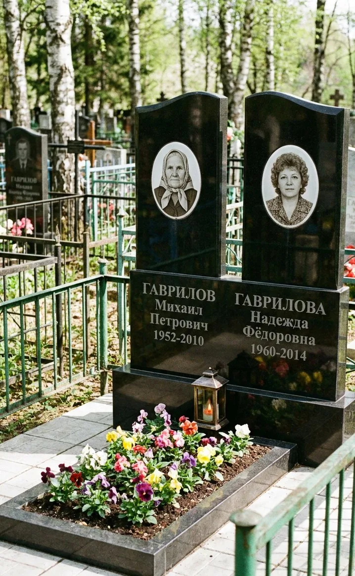 Аллея на Южном кладбище в Уфе