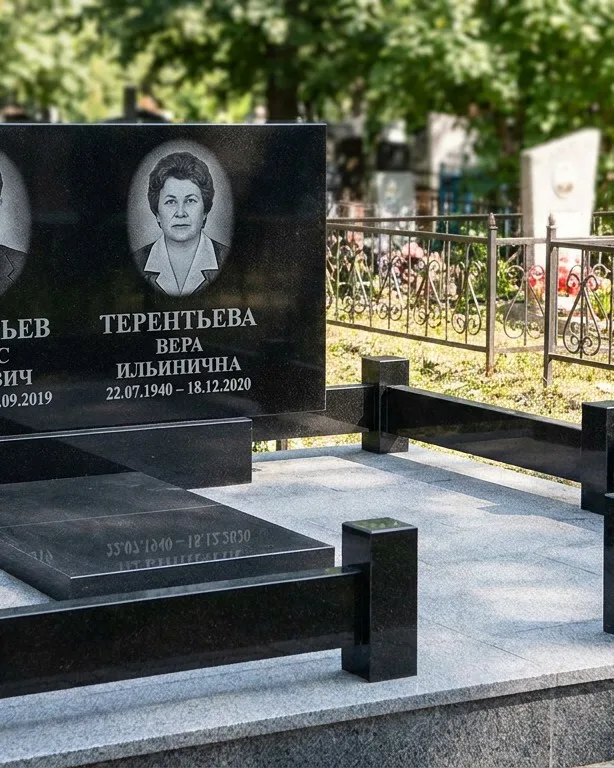 Премиум памятник под ключ с золочёной гравировкой в Омске