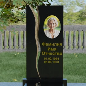 Вертикальный памятник из мрамора Тассос - П001