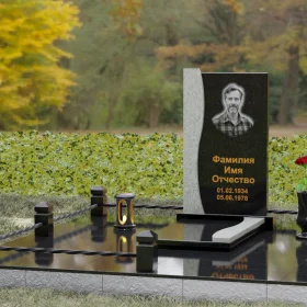 Гранитный вертикальный светский - П125