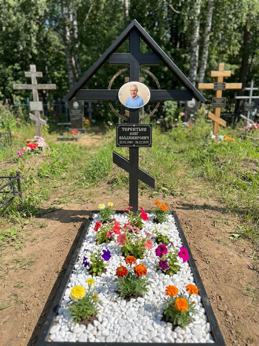 Портрет на памятнике в Омске — Крупный овал на кресте, портрет по грудь